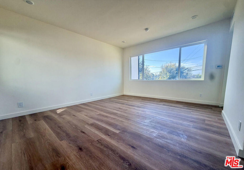 16185 W Sunset Blvd 1 Property Photo 4
