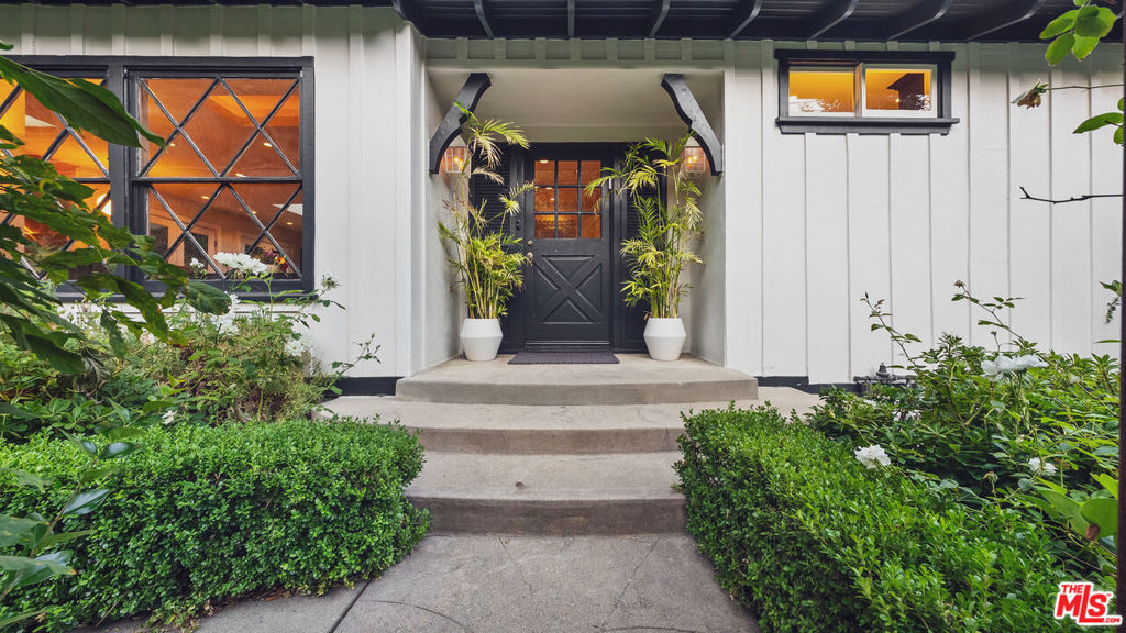 3440 Mandeville Canyon Road Property Photo 2