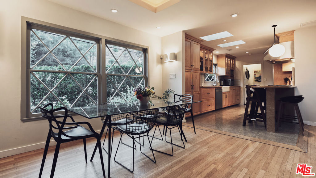 3440 Mandeville Canyon Road Property Photo 8