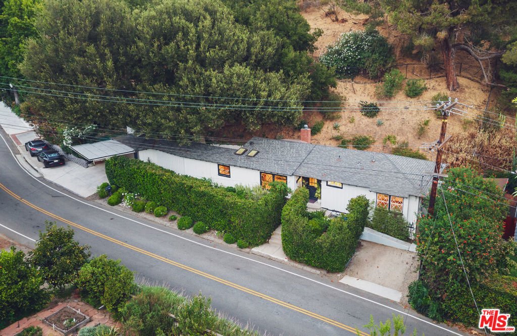 3440 Mandeville Canyon Road Property Photo 22
