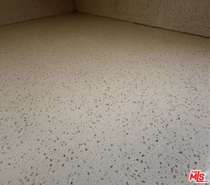 822 E 84th Place Property Photo 21