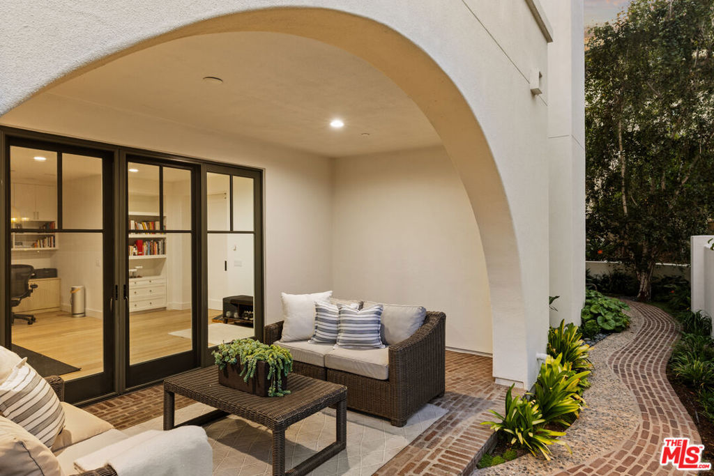 13049 S Icon Circle Property Photo 23