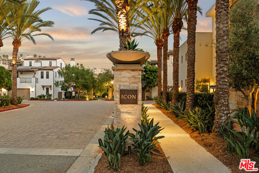 13049 S Icon Circle Property Photo 29