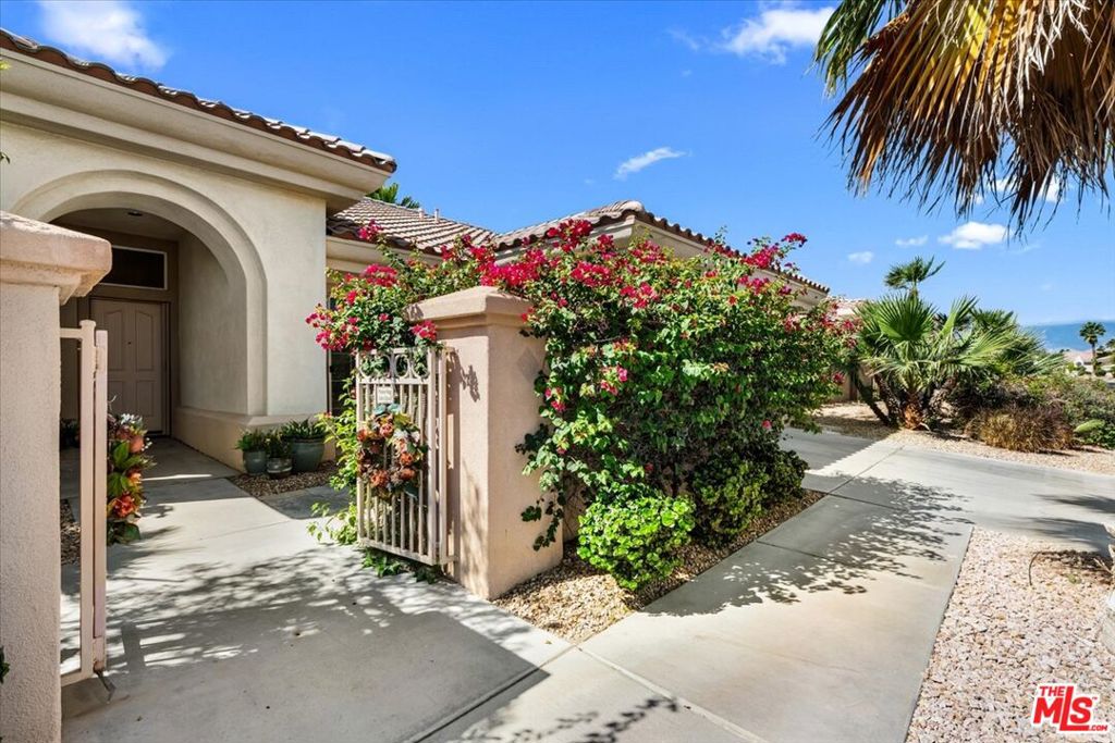 78649 Waterfall Drive Property Photo 1