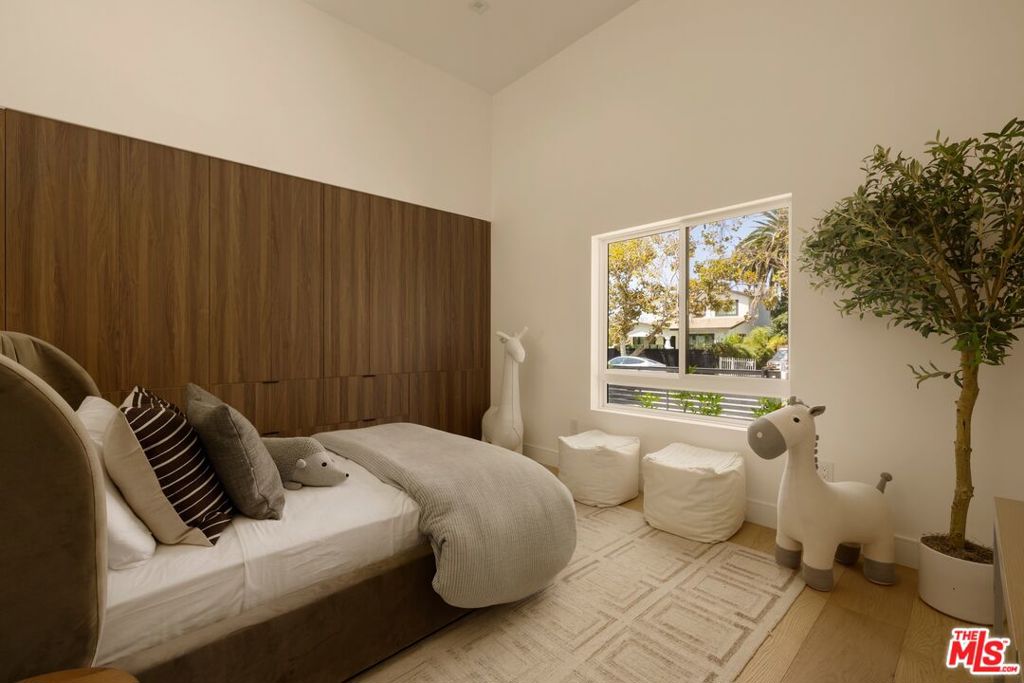 1120 S Lucerne Boulevard Property Photo 53