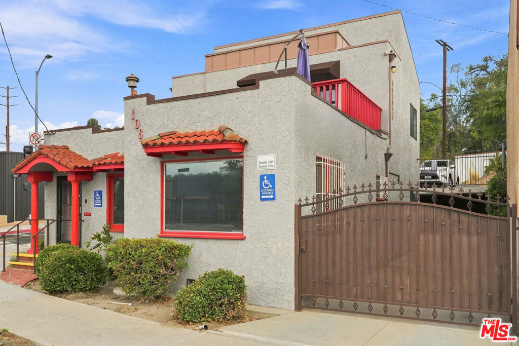 1063 Colorado Boulevard Property Photo 4