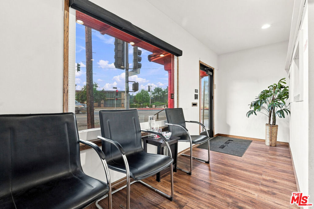 1063 Colorado Boulevard Property Photo 8