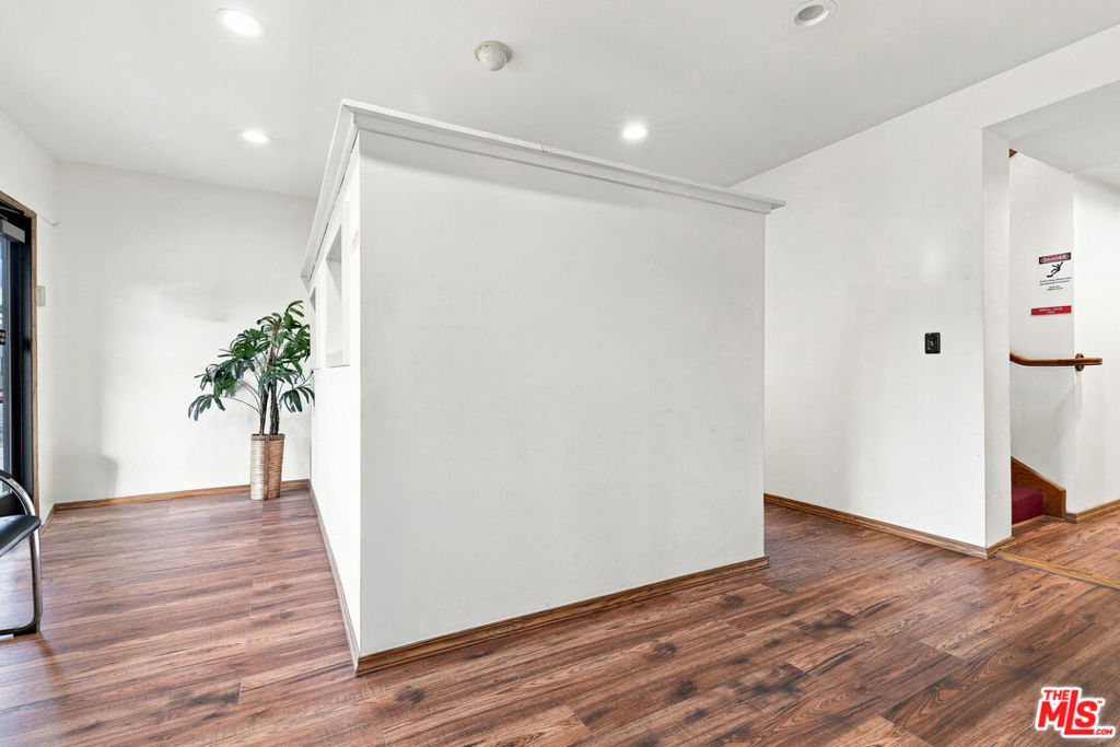 1063 Colorado Boulevard Property Photo 10
