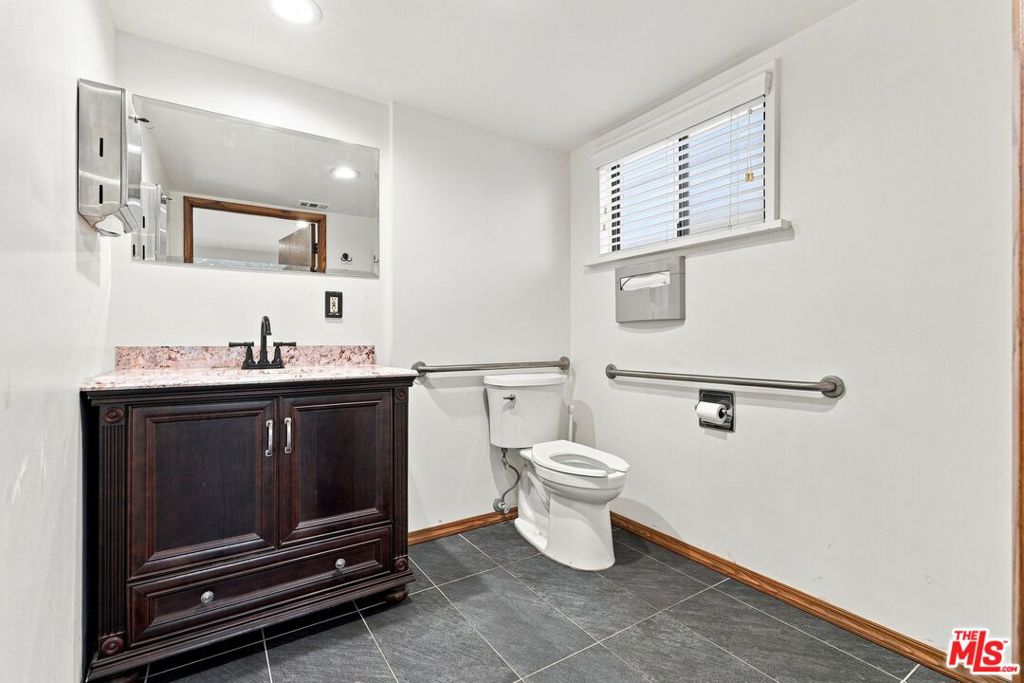 1063 Colorado Boulevard Property Photo 15