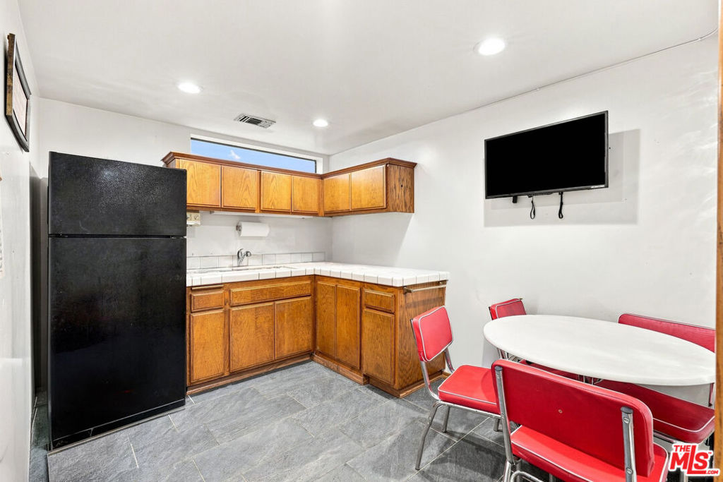 1063 Colorado Boulevard Property Photo 17
