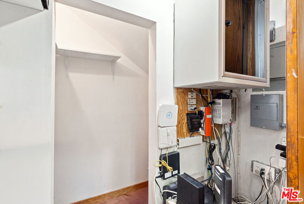 1063 Colorado Boulevard Property Photo 23