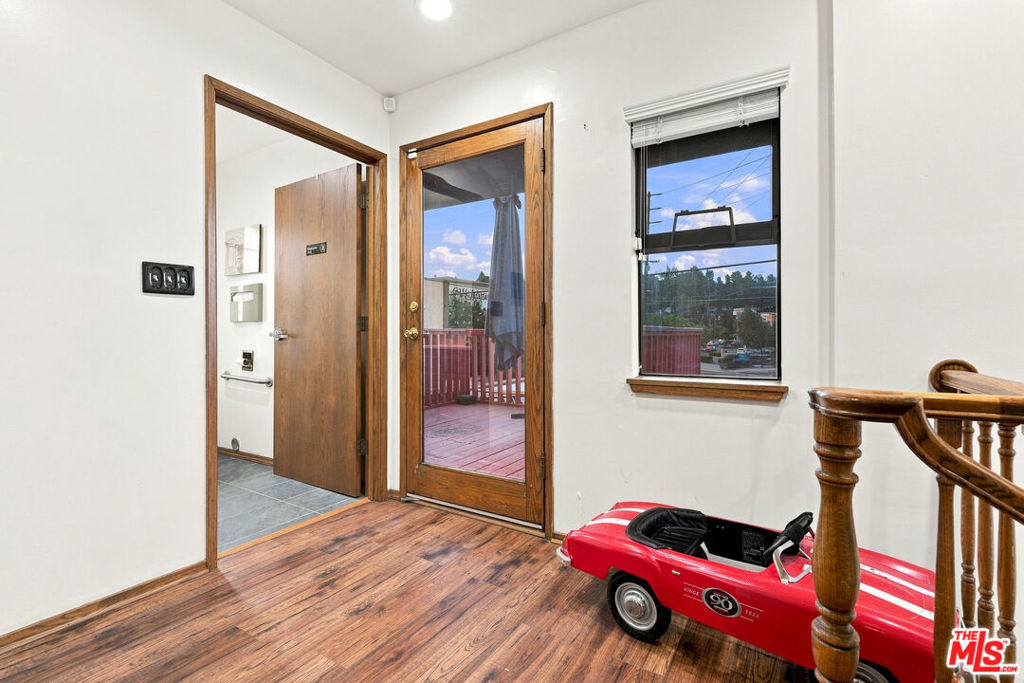 1063 Colorado Boulevard Property Photo 26