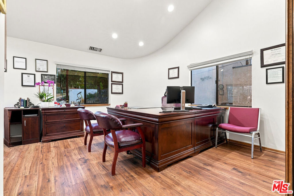 1063 Colorado Boulevard Property Photo 29