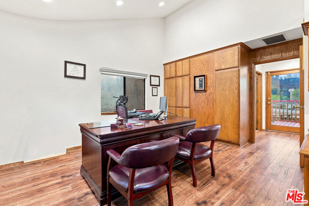 1063 Colorado Boulevard Property Photo 30