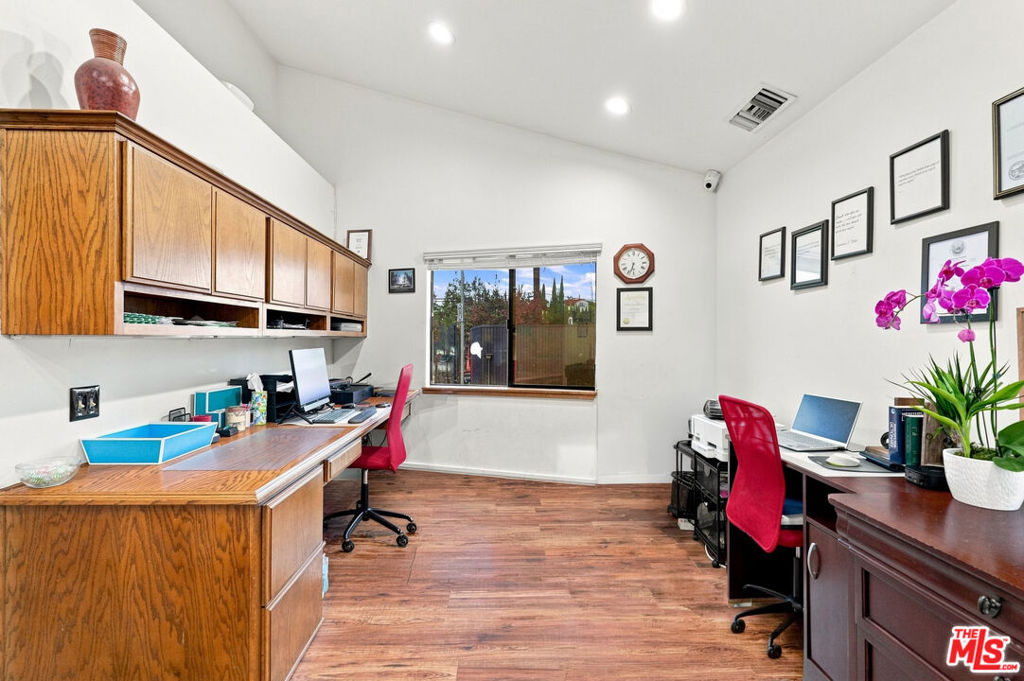1063 Colorado Boulevard Property Photo 32