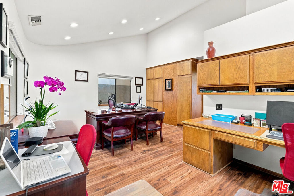 1063 Colorado Boulevard Property Photo 33