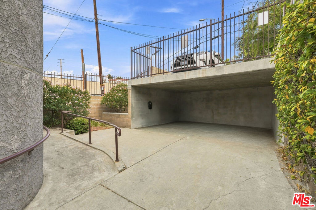 1063 Colorado Boulevard Property Photo 38