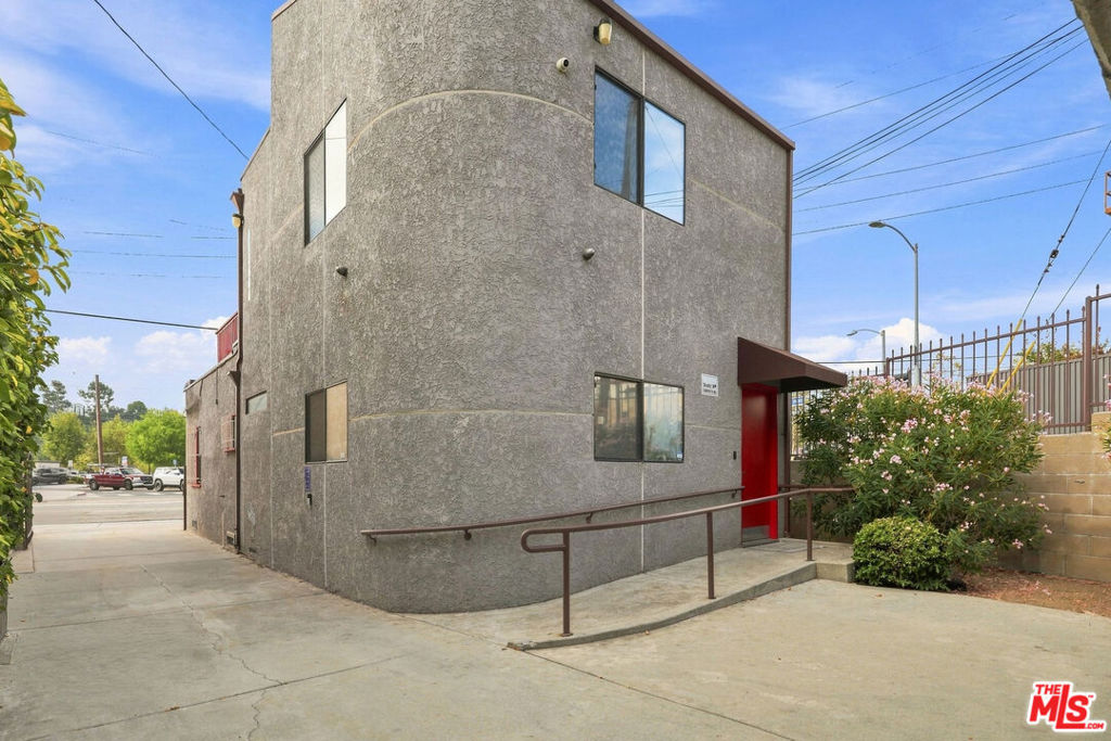 1063 Colorado Boulevard Property Photo 40