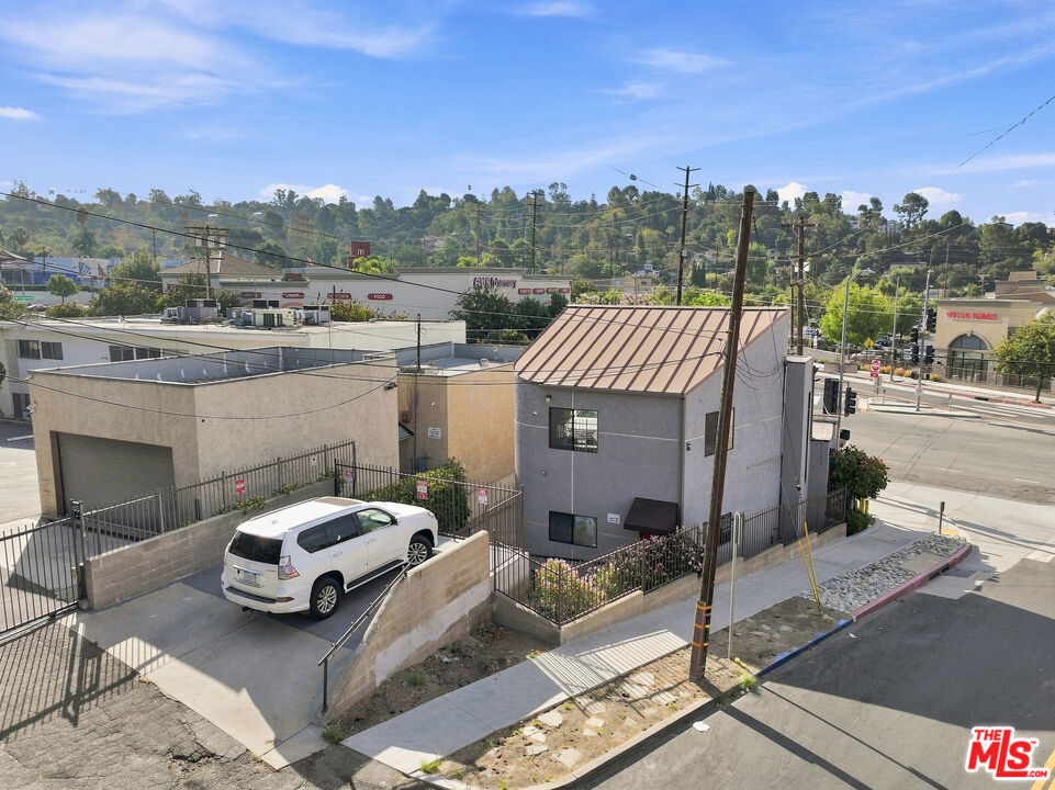 1063 Colorado Boulevard Property Photo 43