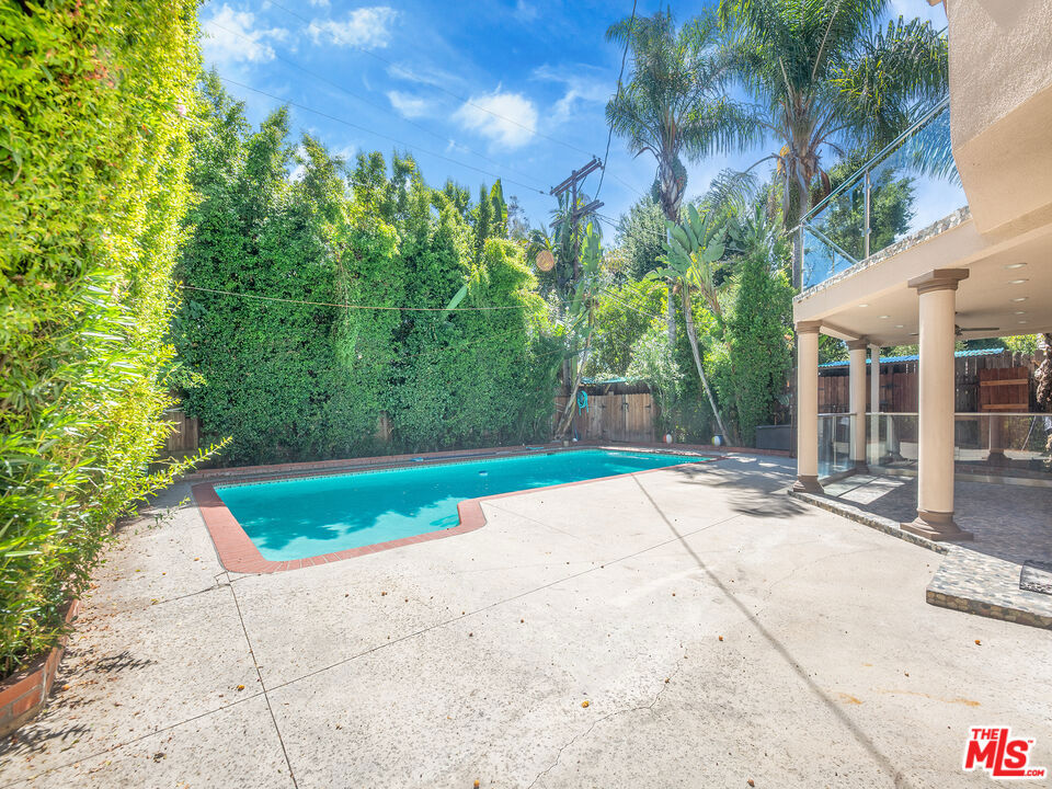 22018 Dumetz Road Property Photo 12