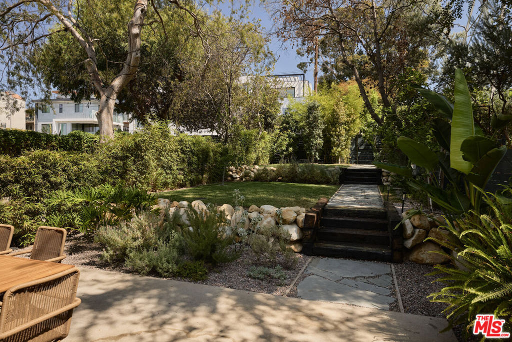 2917 1/2 Avenel Terrace Property Photo 12