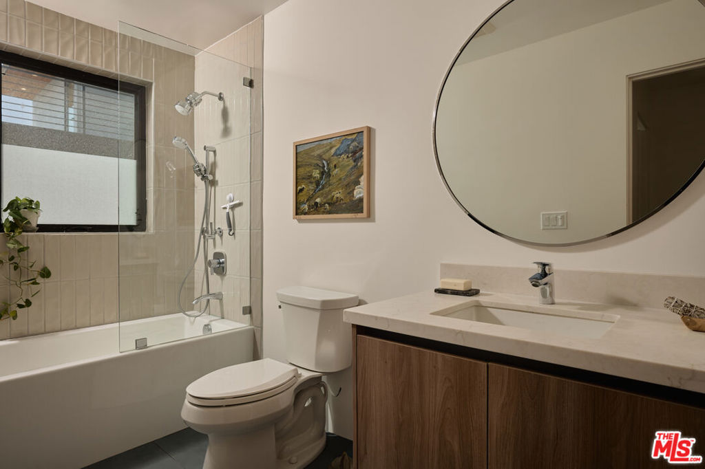 2917 1/2 Avenel Terrace Property Photo 26