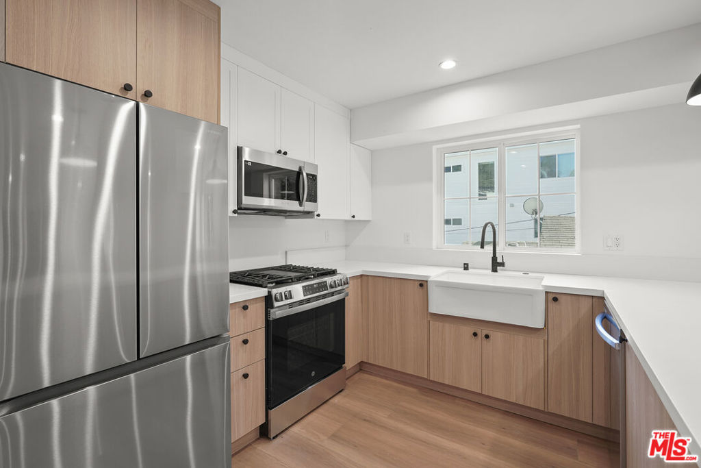 1331 N June Street 3/4 Property Photo 2