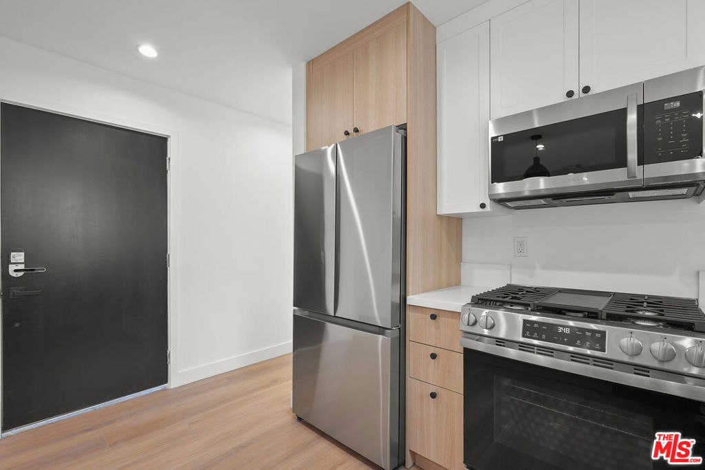 1331 N June Street 3/4 Property Photo 3