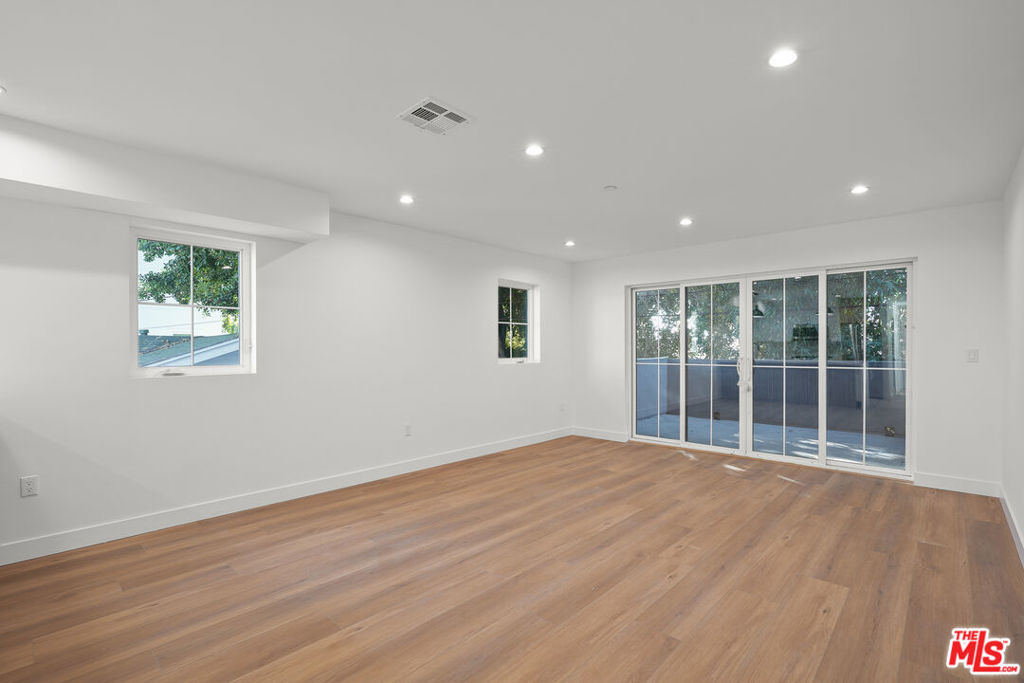 1331 N June Street 3/4 Property Photo 7