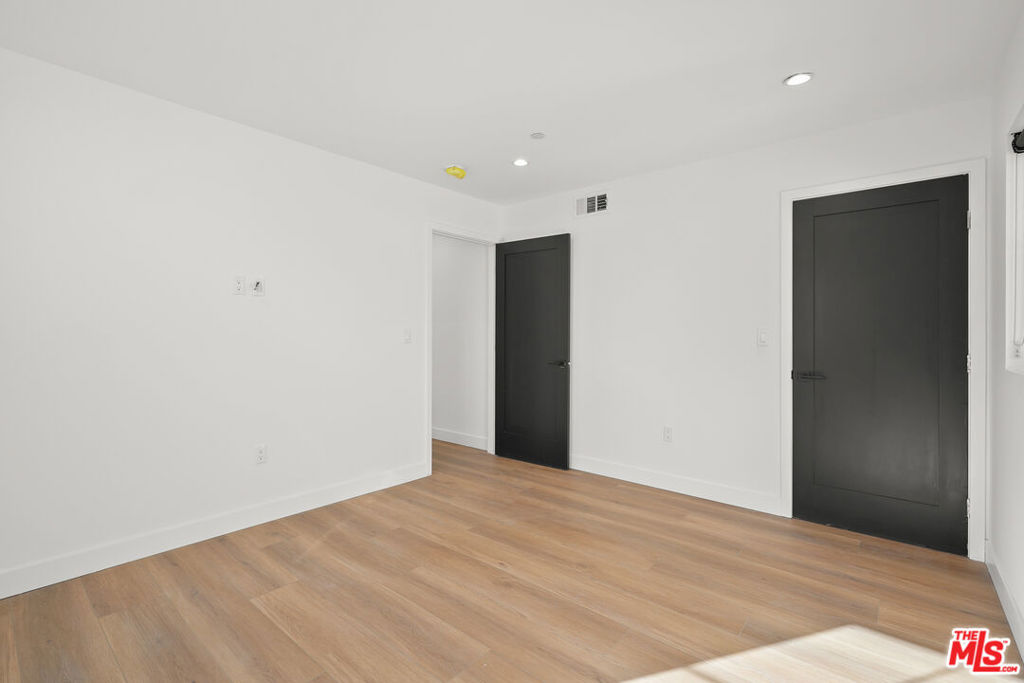1331 N June Street 3/4 Property Photo 17