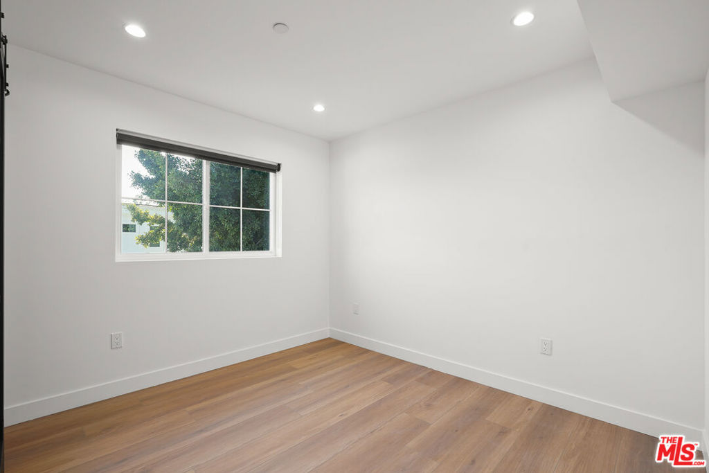 1331 N June Street 3/4 Property Photo 24
