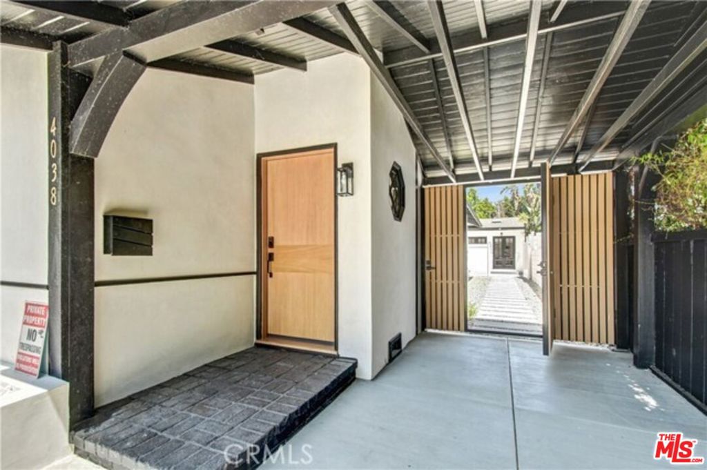 4038 Denny Avenue Property Photo 2
