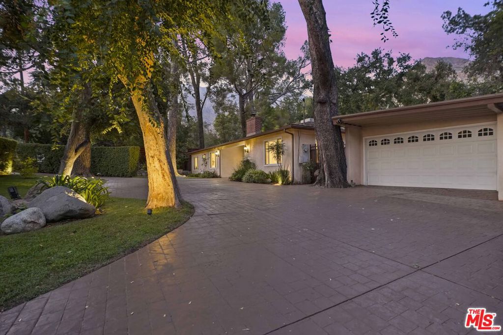 2452 N Altadena Drive Property Photo 29