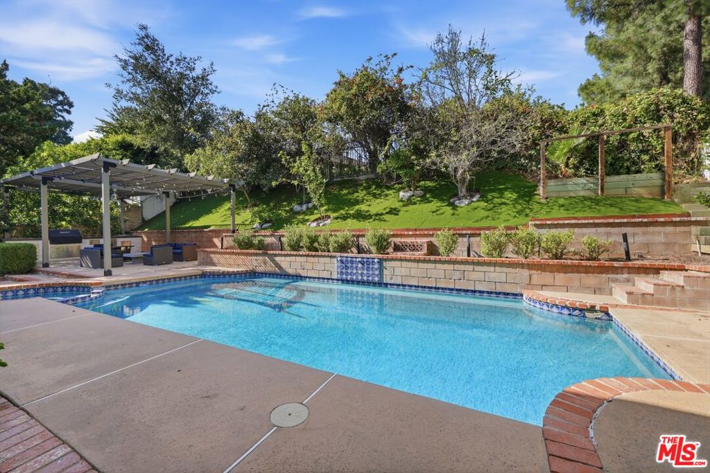 19041 Muirkirk Drive Property Photo 15