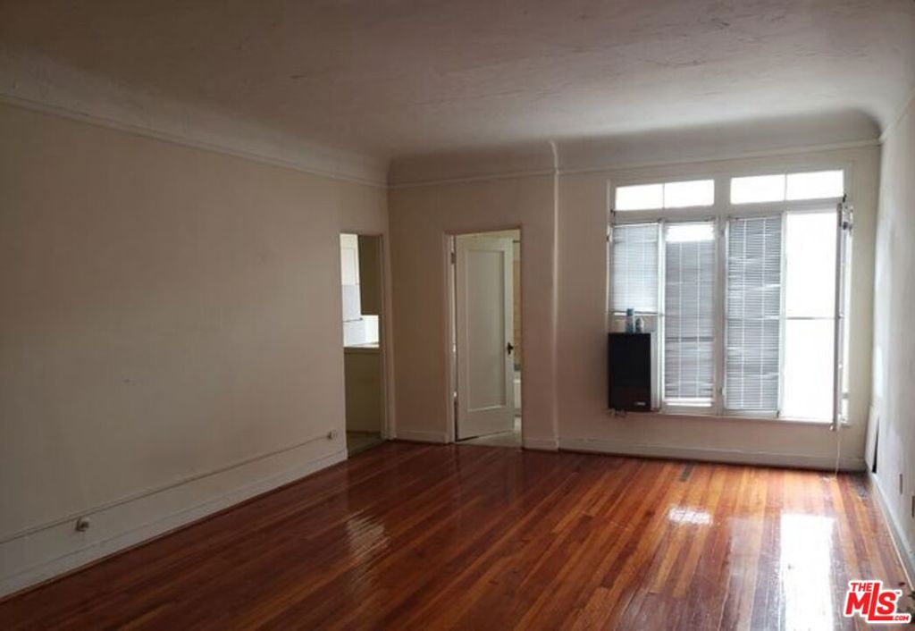 607 S Dunsmuir Avenue Property Photo 1