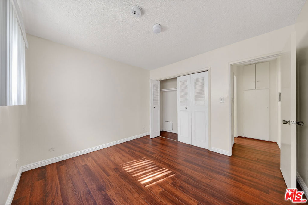 941 S Gramercy Place Property Photo 7