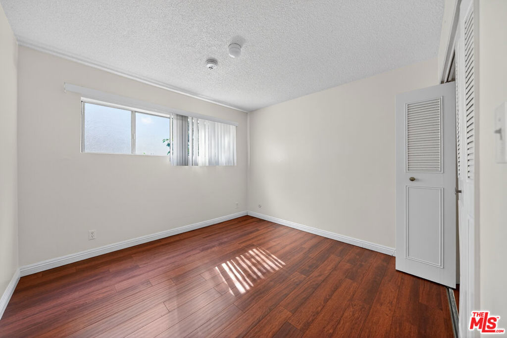 941 S Gramercy Place Property Photo 8