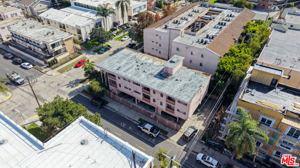 941 S Gramercy Place Property Photo 14
