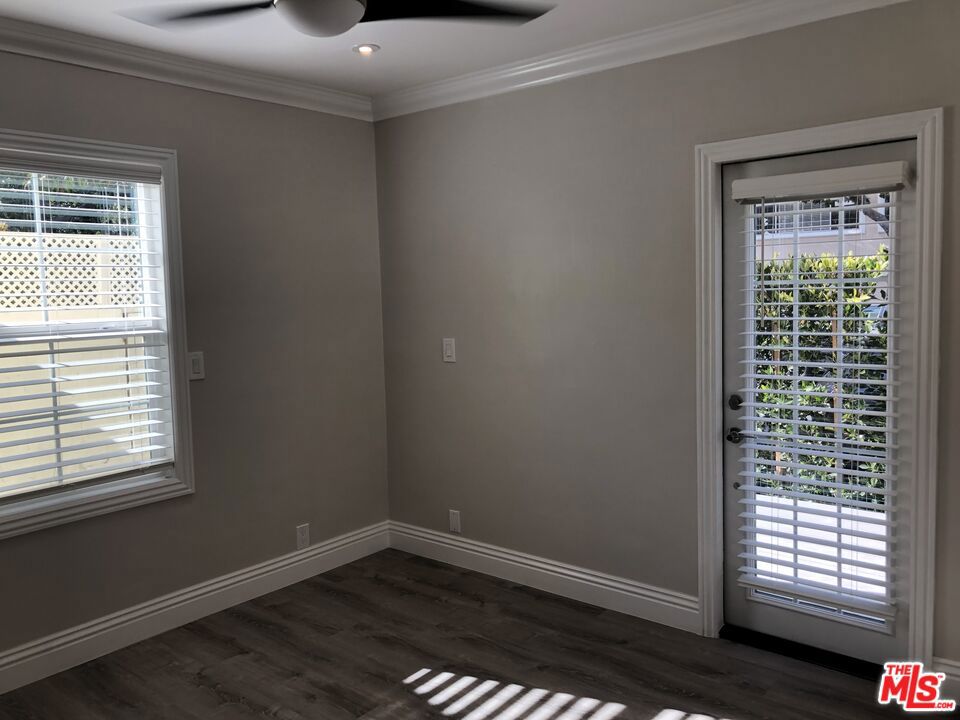 257 N La Peer Drive Property Photo 45
