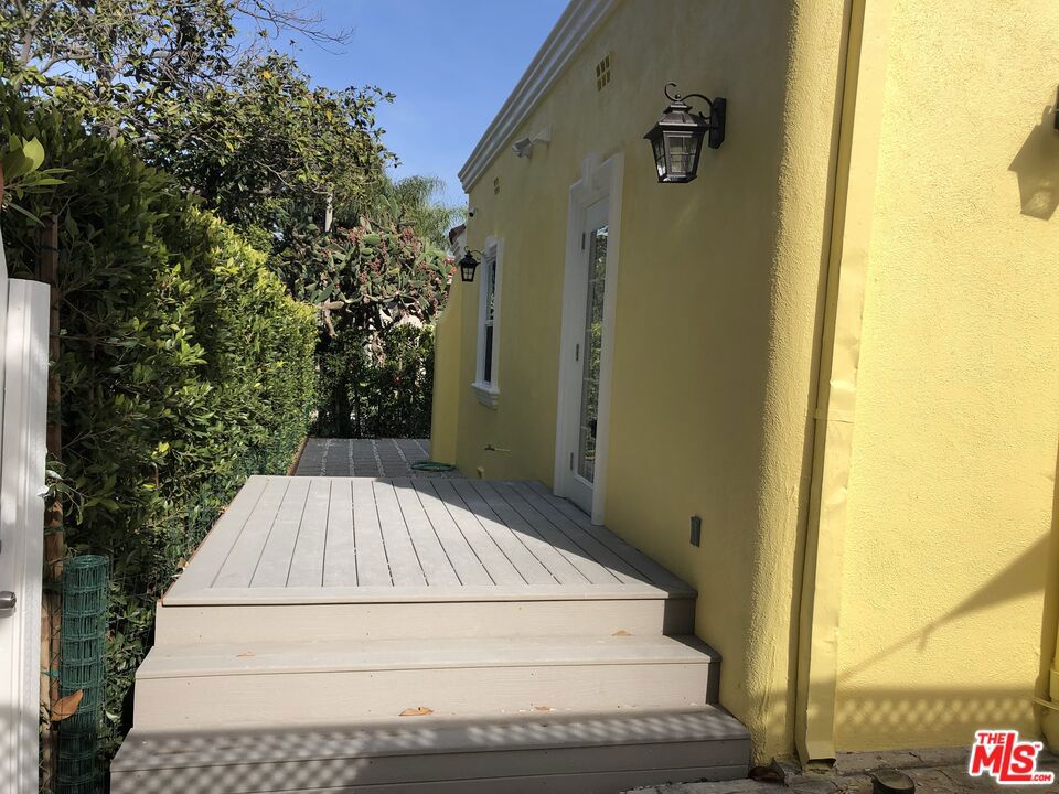 257 N La Peer Drive Property Photo 47