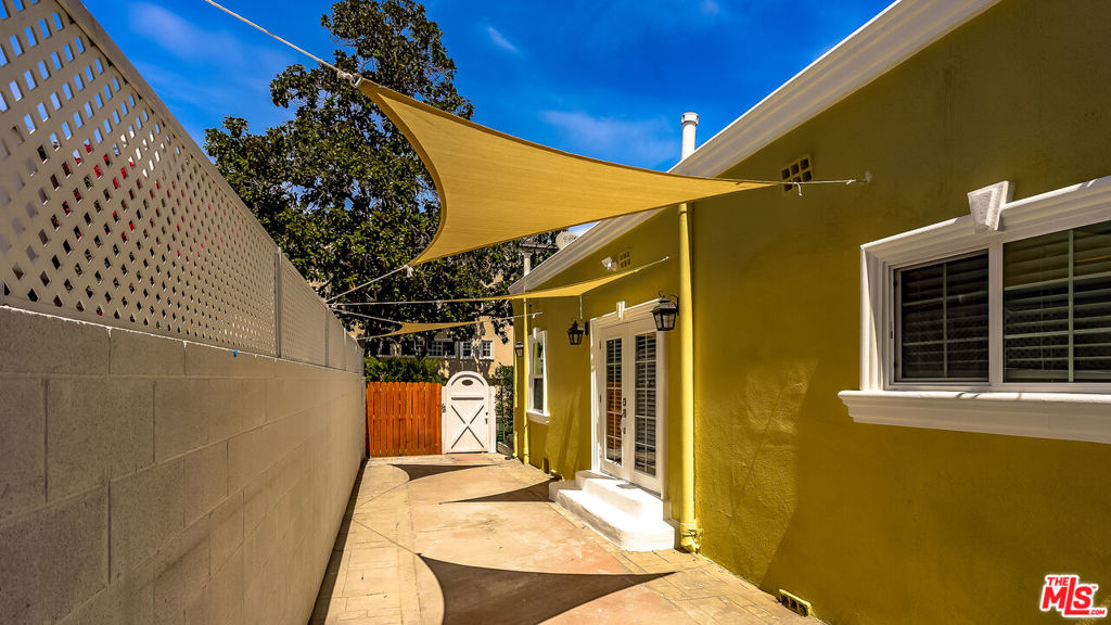 257 N La Peer Drive Property Photo 49