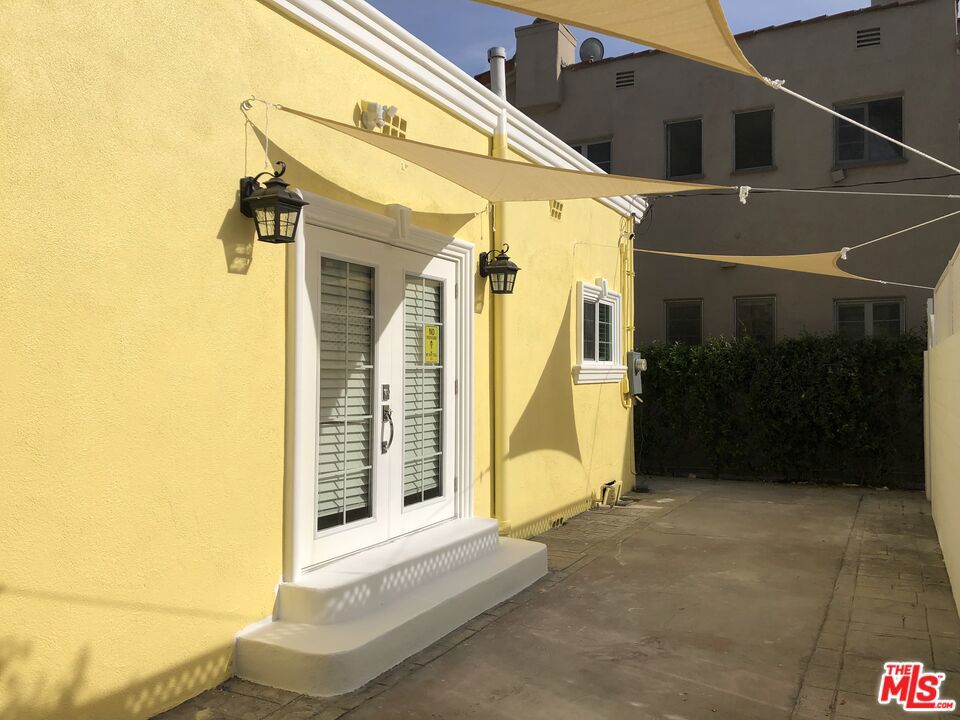 257 N La Peer Drive Property Photo 50