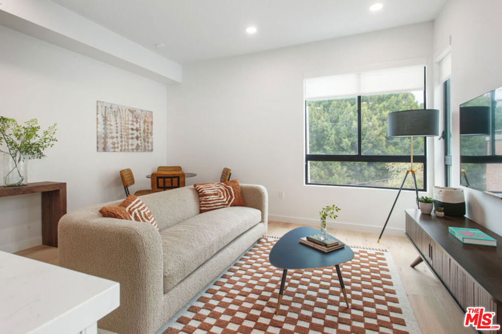 10310 Santa Monica Boulevard 411 Property Photo 4