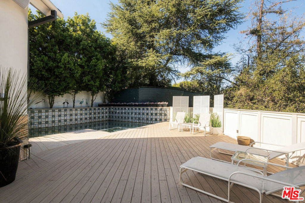 2312 Kimridge Road Property Photo 9