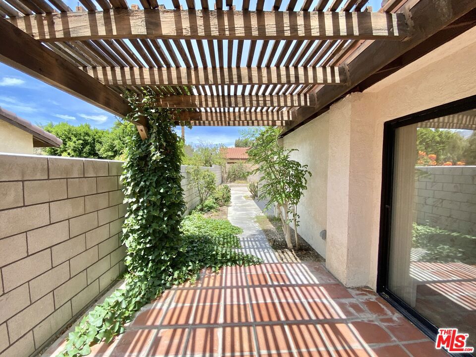 27205 Avenida Quintana Property Photo 14