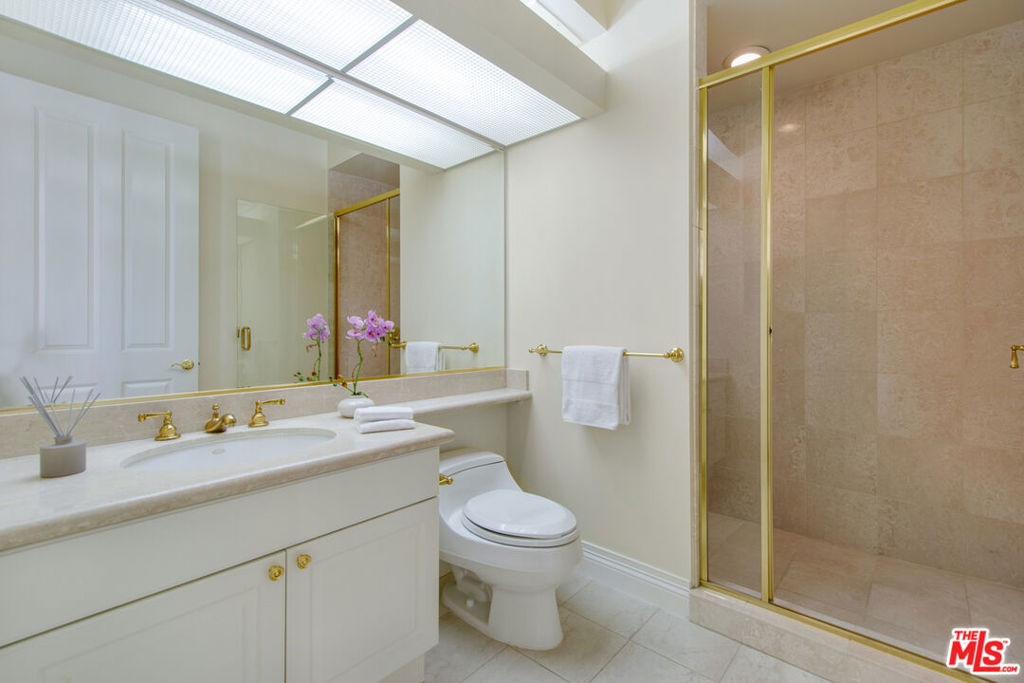 11847 Gorham Avenue 403 Property Photo 30