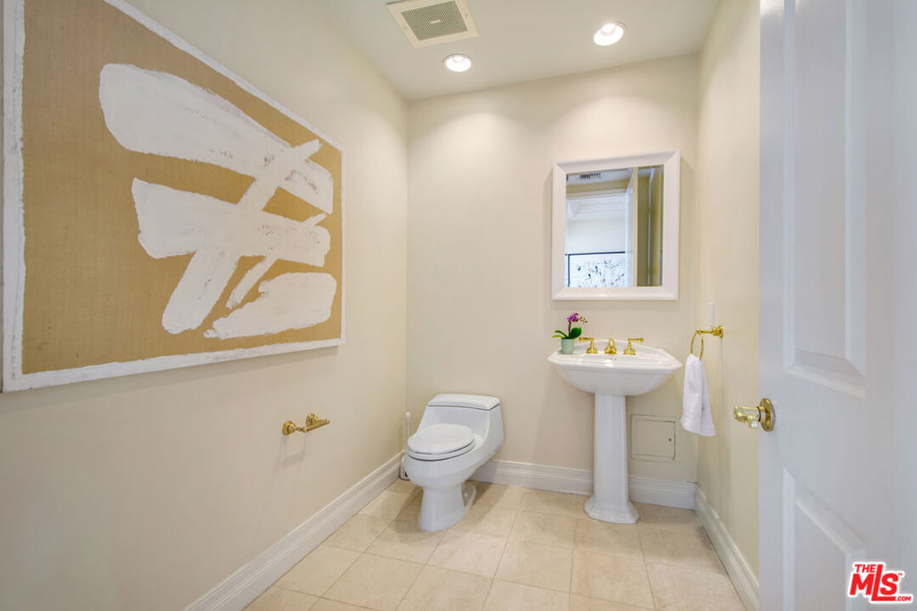 11847 Gorham Avenue 403 Property Photo 35