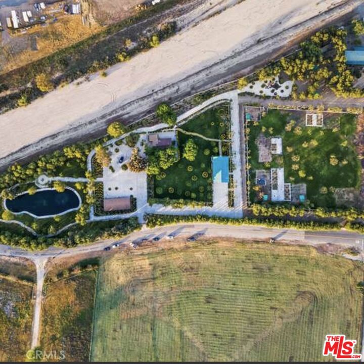 25590 Washington Avenue Property Photo 5