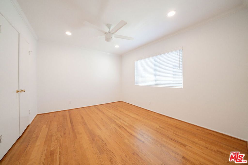 1037 11th Street 8 Property Photo 4