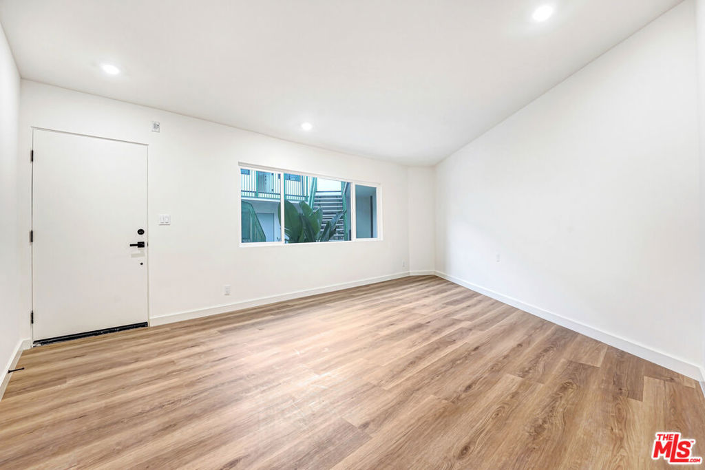 16185 W Sunset Blvd 4 Property Photo 5
